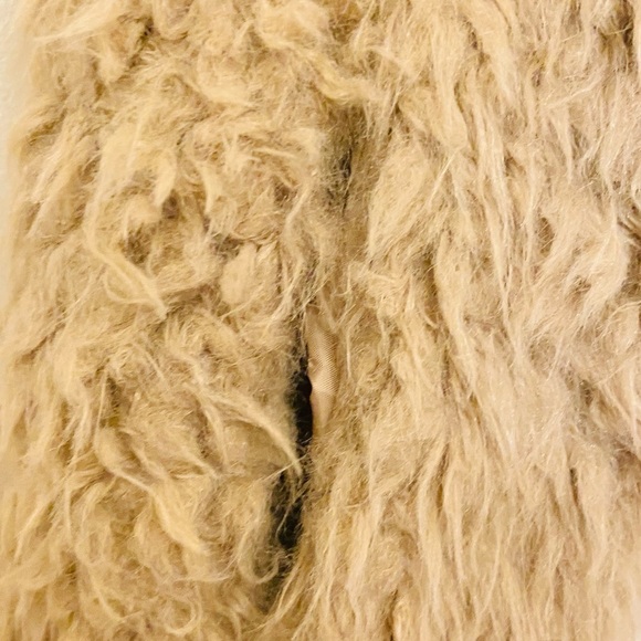 Say What Women’s Plus Size 1x Sleeveless Open Front Faux Fur Mid Length Vest - Picture 6 of 7